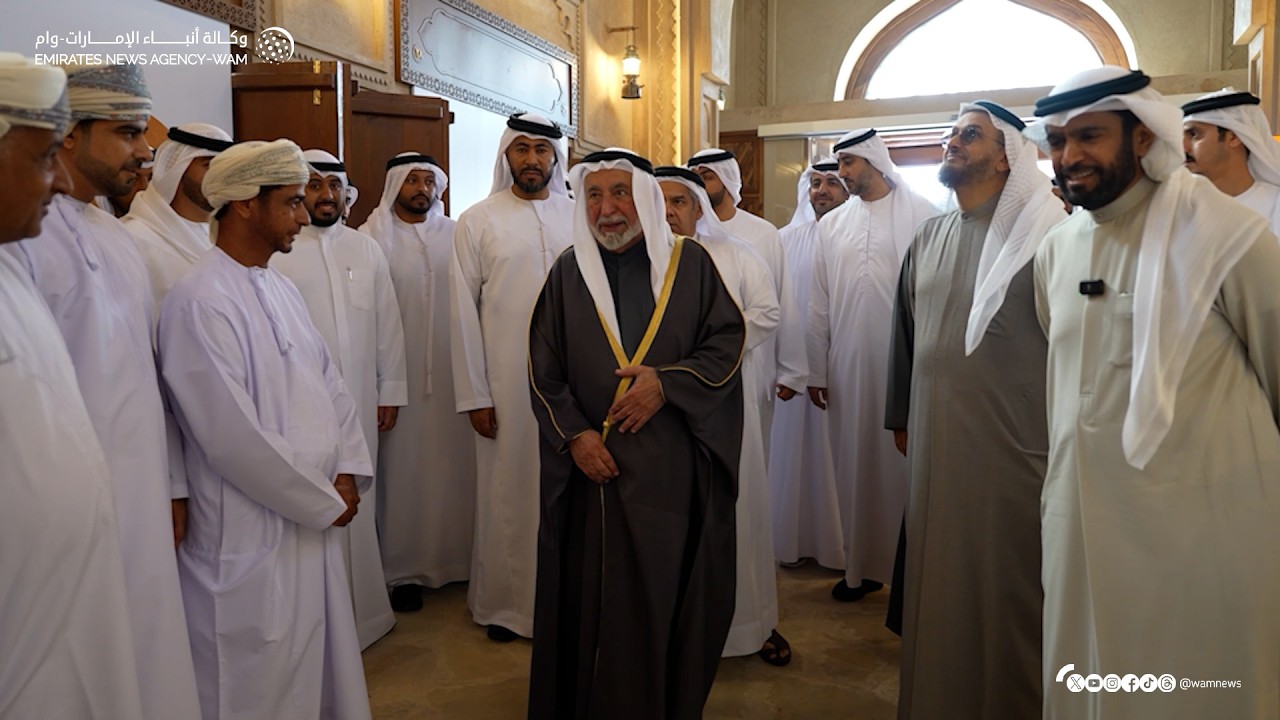 حاكم الشارقة يفتتح سوق شريعة الذيد