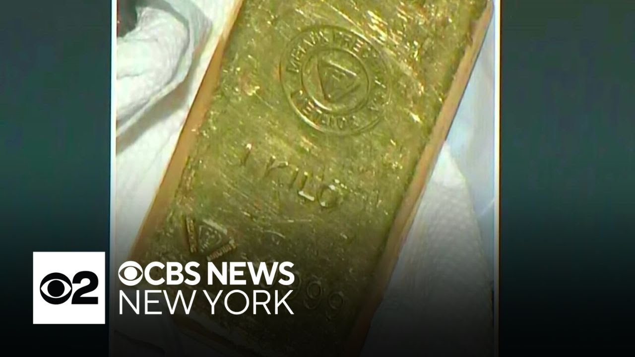 Gold bars passed around to jurors in Sen. Bob Menendez corruption trial