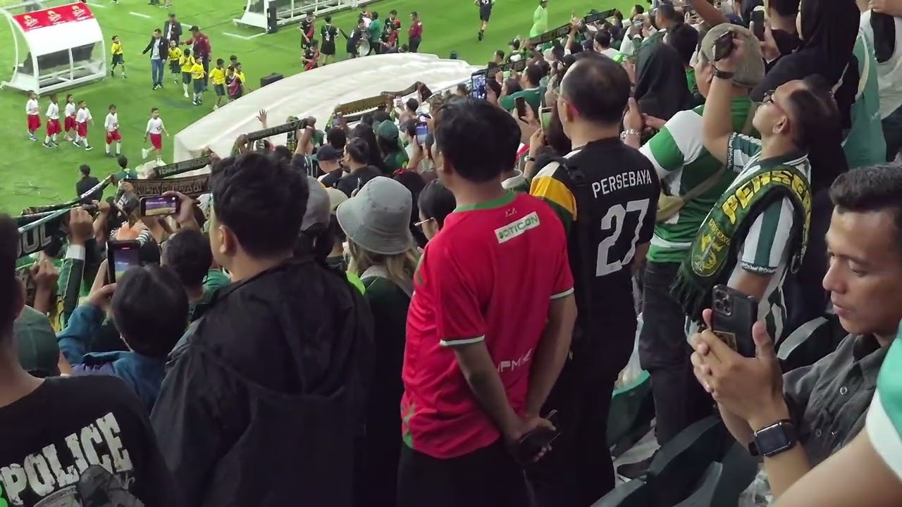 Suasana Bonek Lantunkan Song For Pride Persebaya vs Bhayangkara FC di Stadion GBT