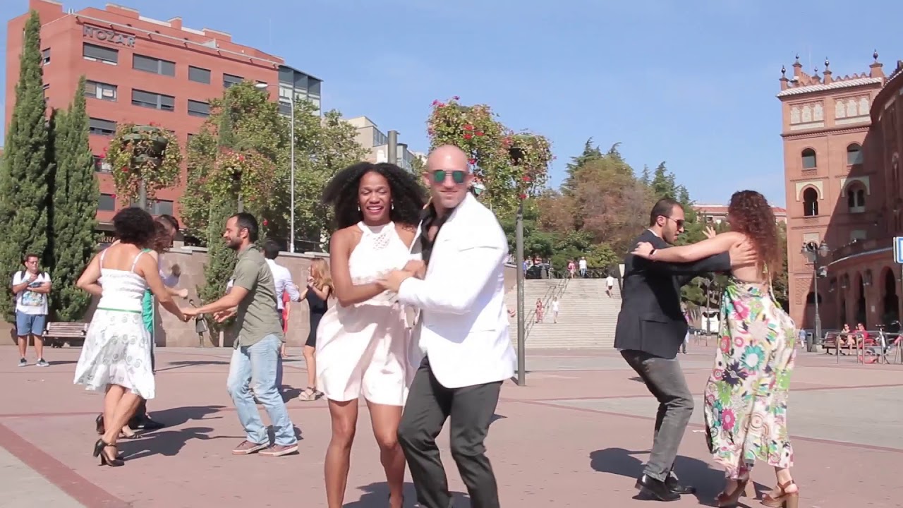 Orishas Dance esta en la calle
