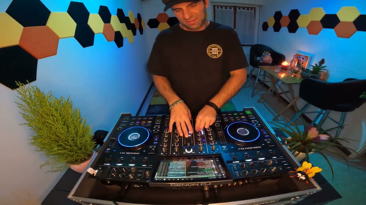 Sunday evening mixtape 2 - Oddisee, Nu Genea, Discotron, Cherrelle, Roy Ayers....Enjoy!!