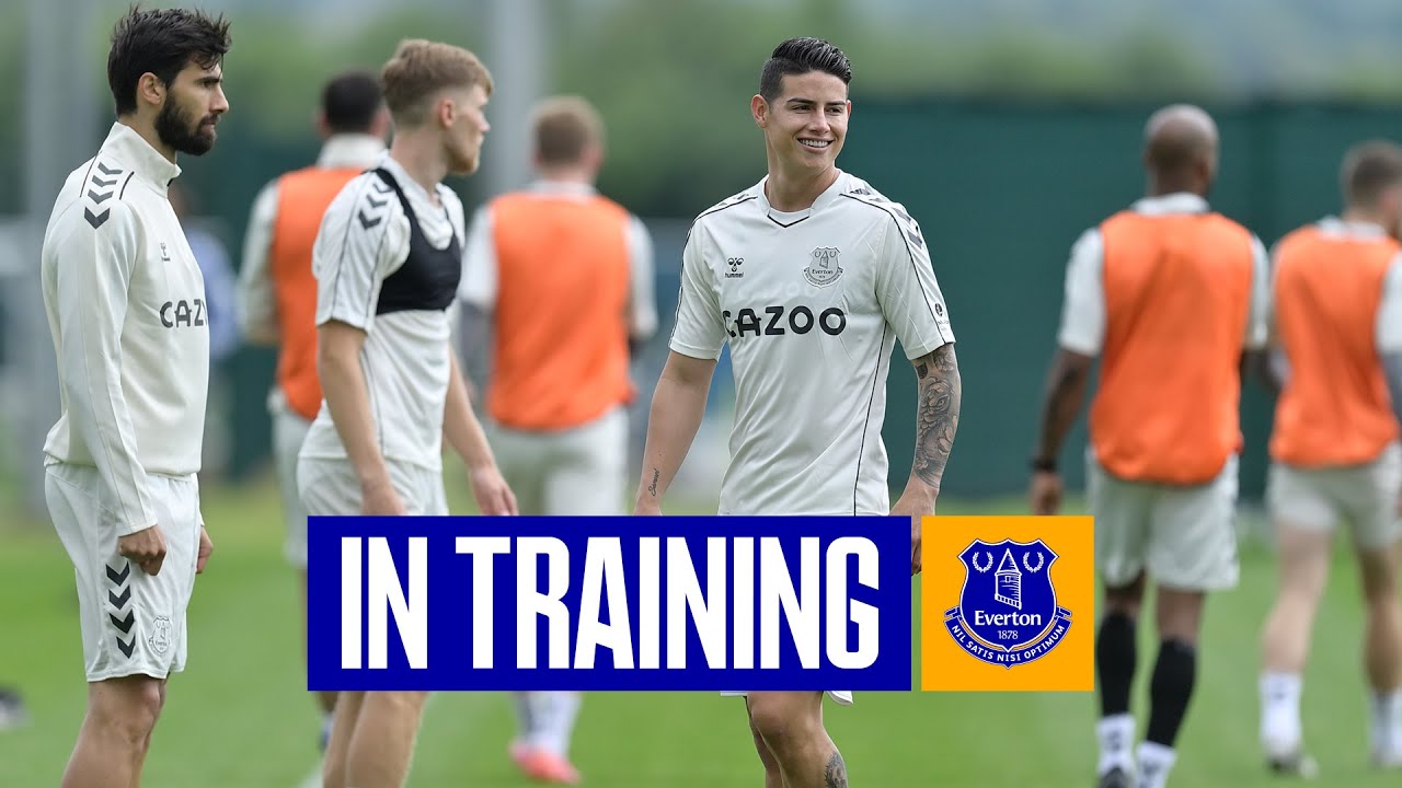 RAFAEL BENITEZ'S FIRST EVERTON TRAINING SESSION