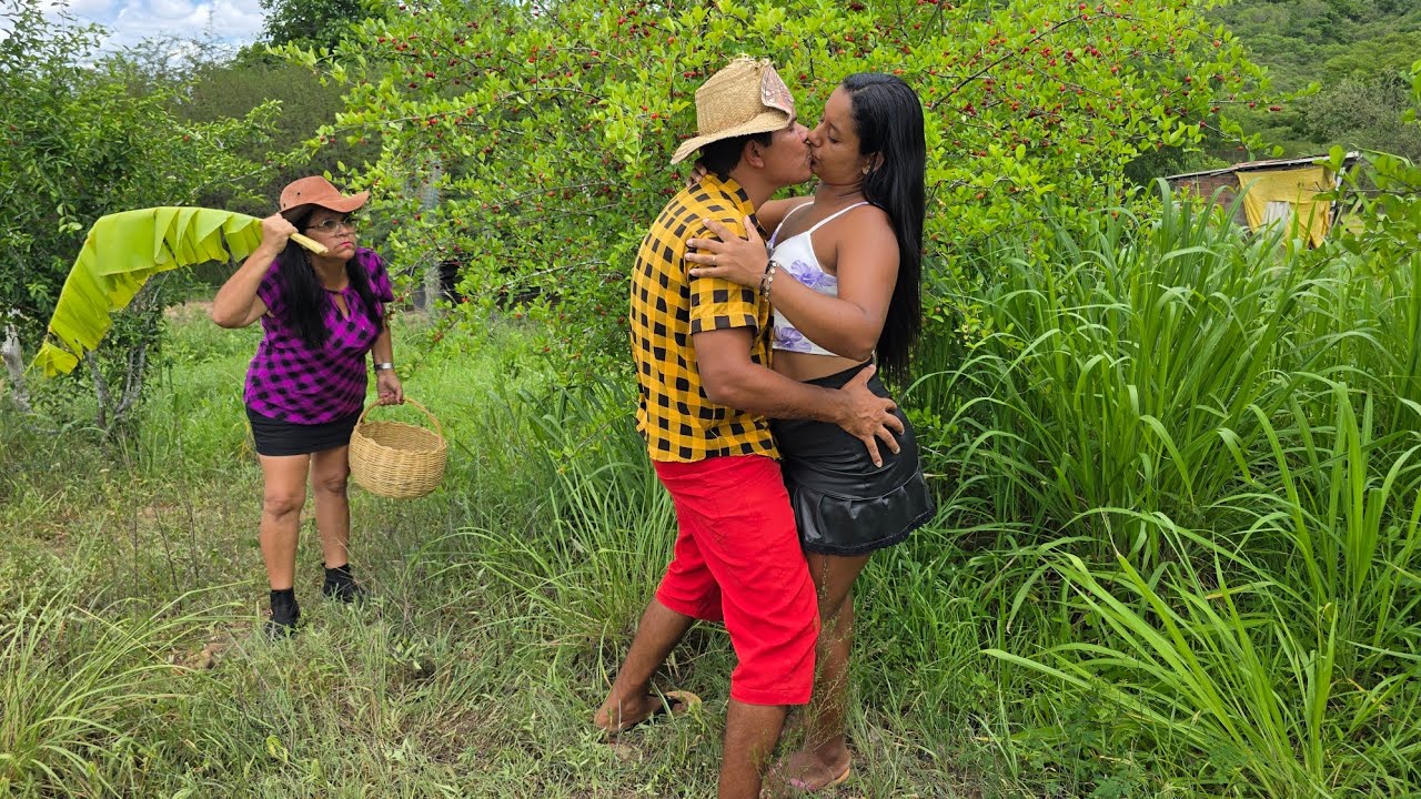 MAYKINHO DA OQUE MARIANA QUERIA - MAMÃE PEGOU NOS NO FLAGRA