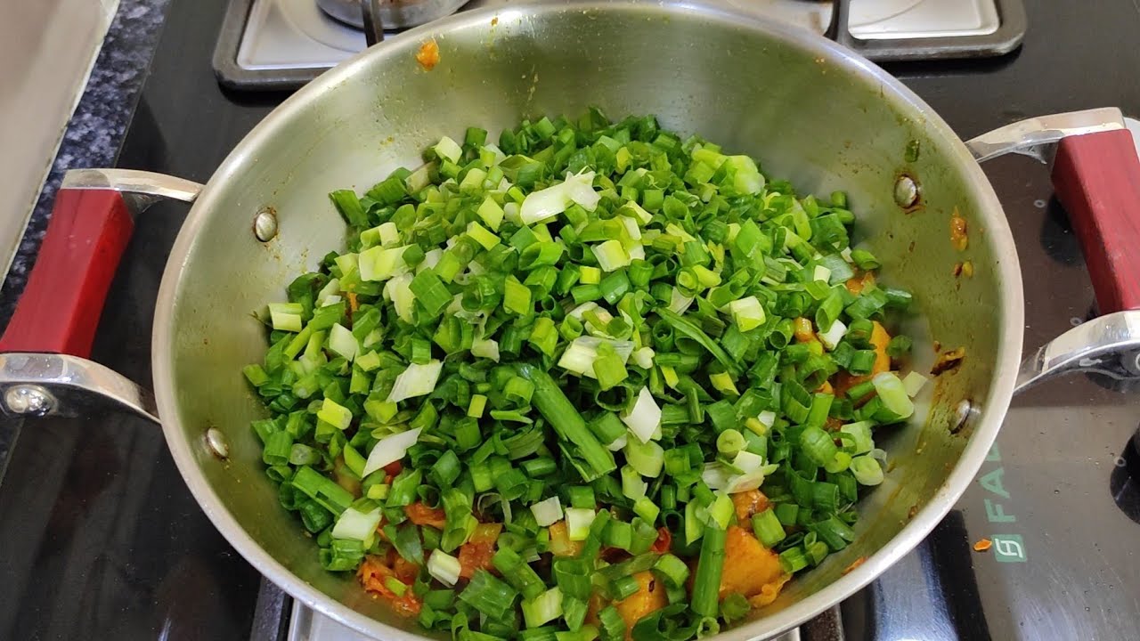 Green Onion /Spring Onion Potato Sabji | Aloo Pyaj ki Sabji