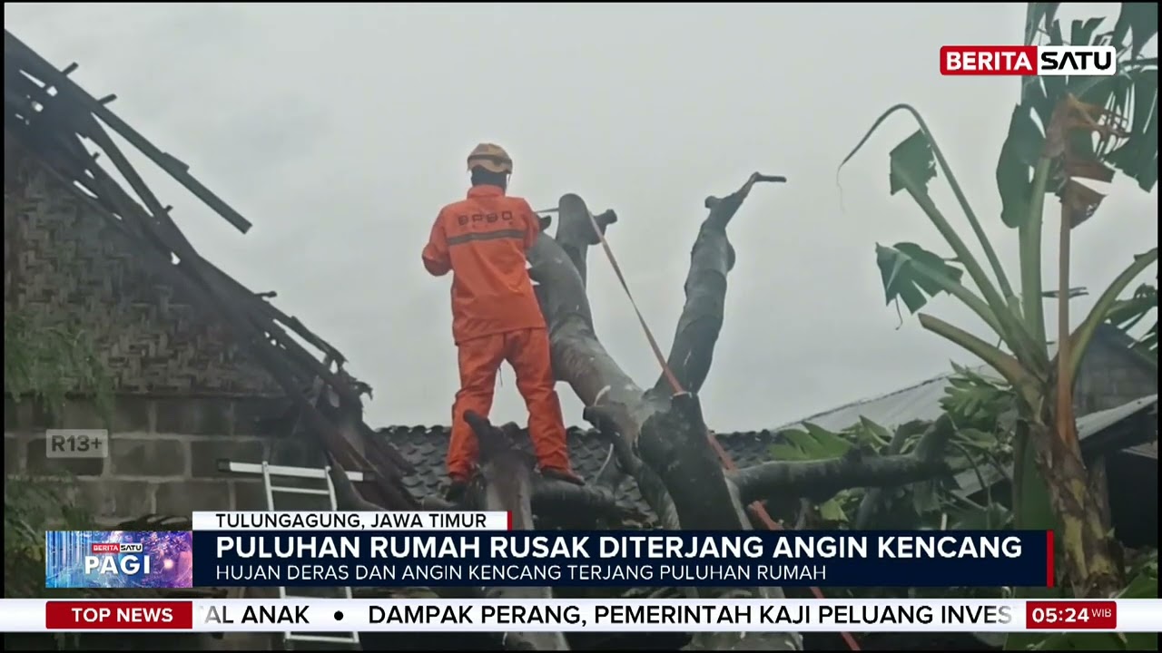 Angin Kencang Hantam Tulungagung, 80 Rumah Rusak #beritasatu