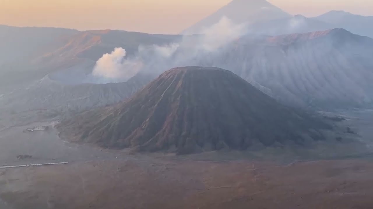 Beautifull Mount Bromo Tengger Semeru, you must visit.