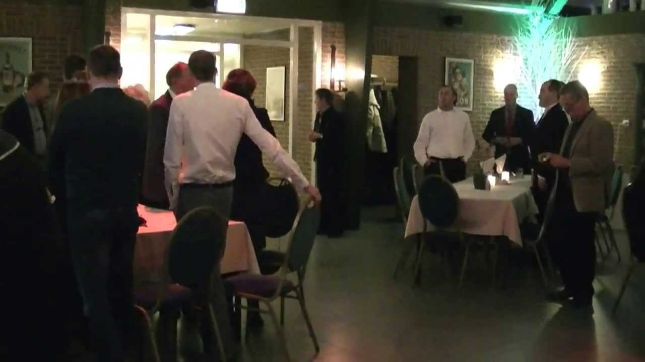 Binnenkomst bruidegom en bruid Tiernagan