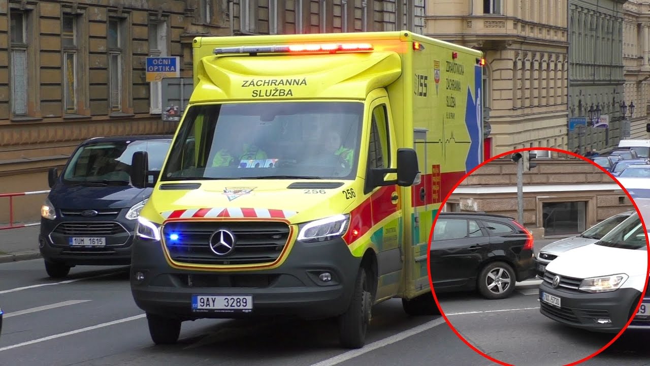 LOT OF HORNS, CAR ACCIDENT & NICE SIREN USAGE | 9x Ambulances of ZZSHMP Prague Responding to calls!