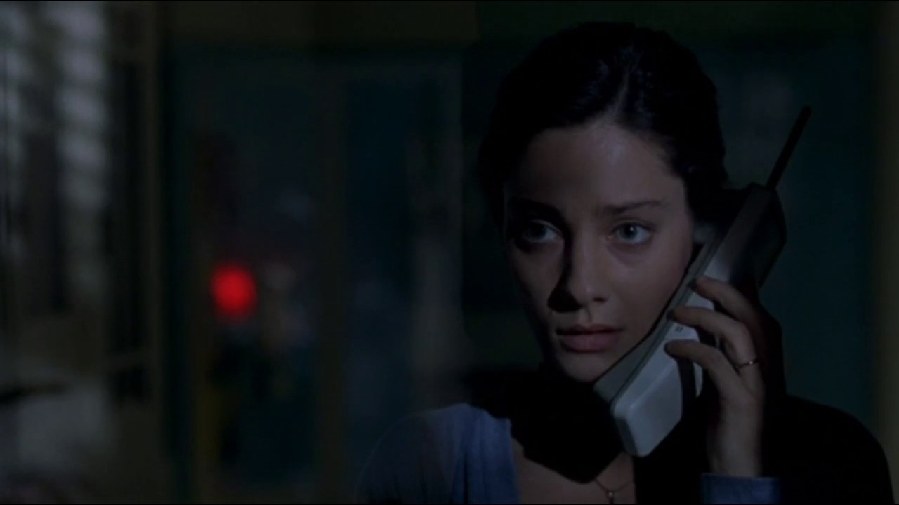 В доме напротив горит огонёк