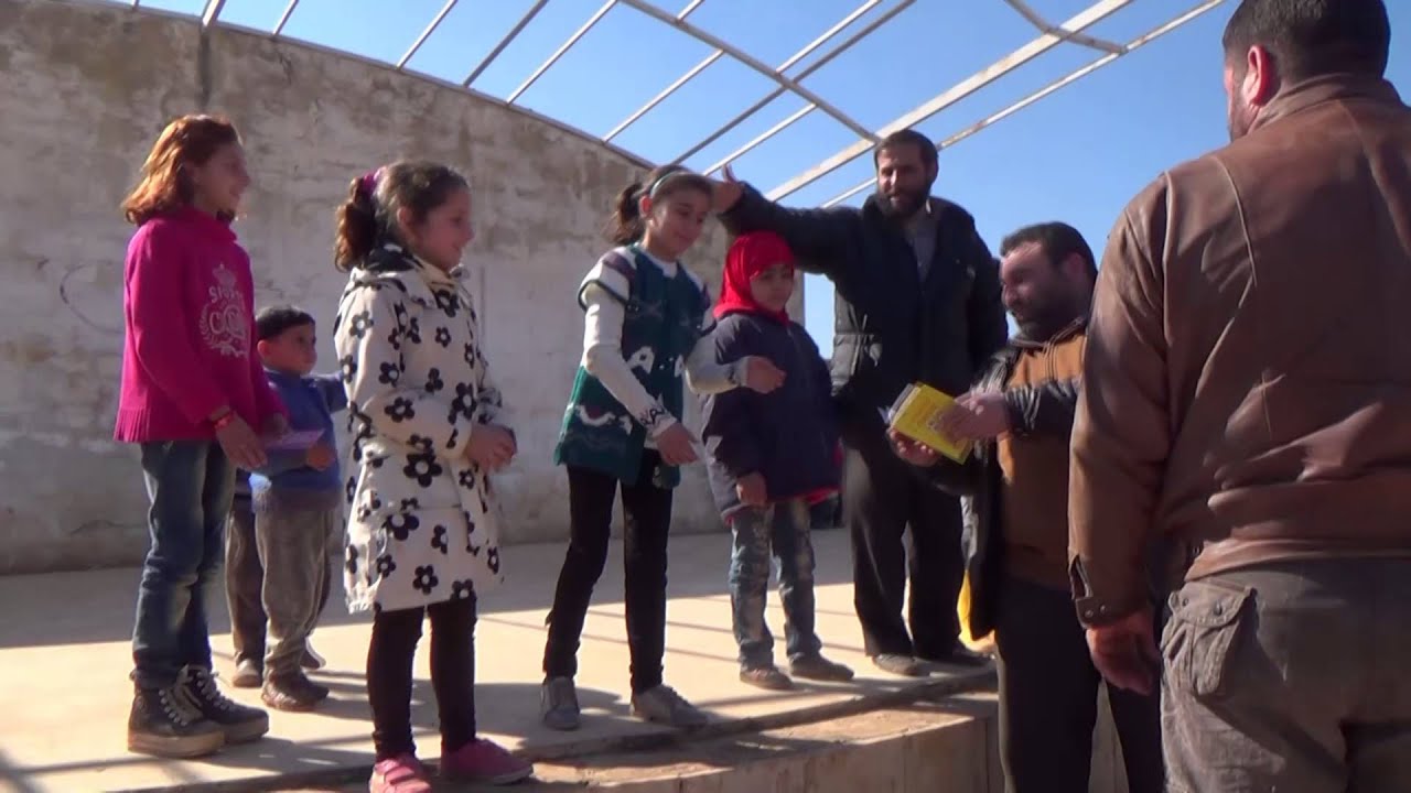 ريف ادلب - كللي|| حفل للمتفوقين في مدرسة عبد الرحمن بن عوف الحرة ببلدة كللي