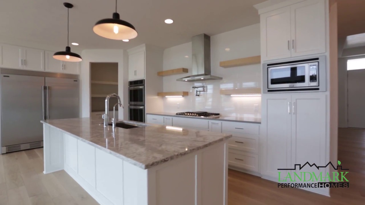 Custom Brandenburg Ranch - Contemporary