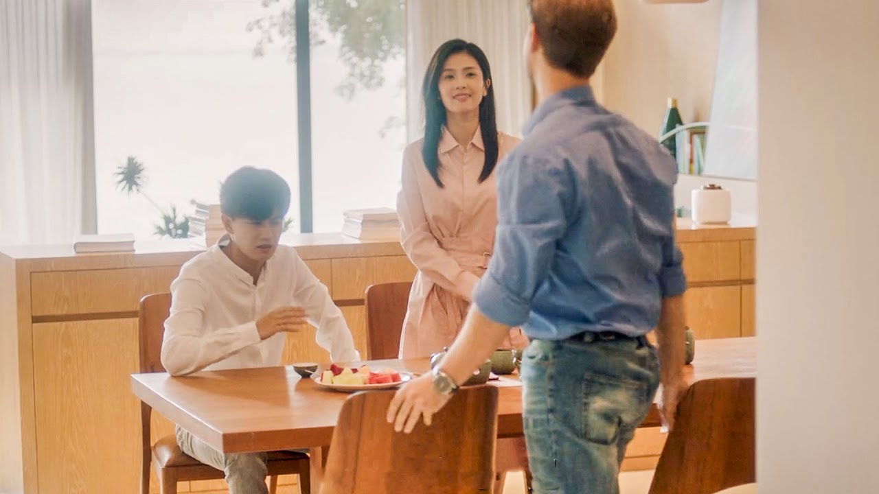 เมื่อทุกคนเห็นนาฬิกาที่เขามอบให้หญิงสาวเท่านั้นจึงจะรู้สถานะของเขาในฐานะเศรษฐี!