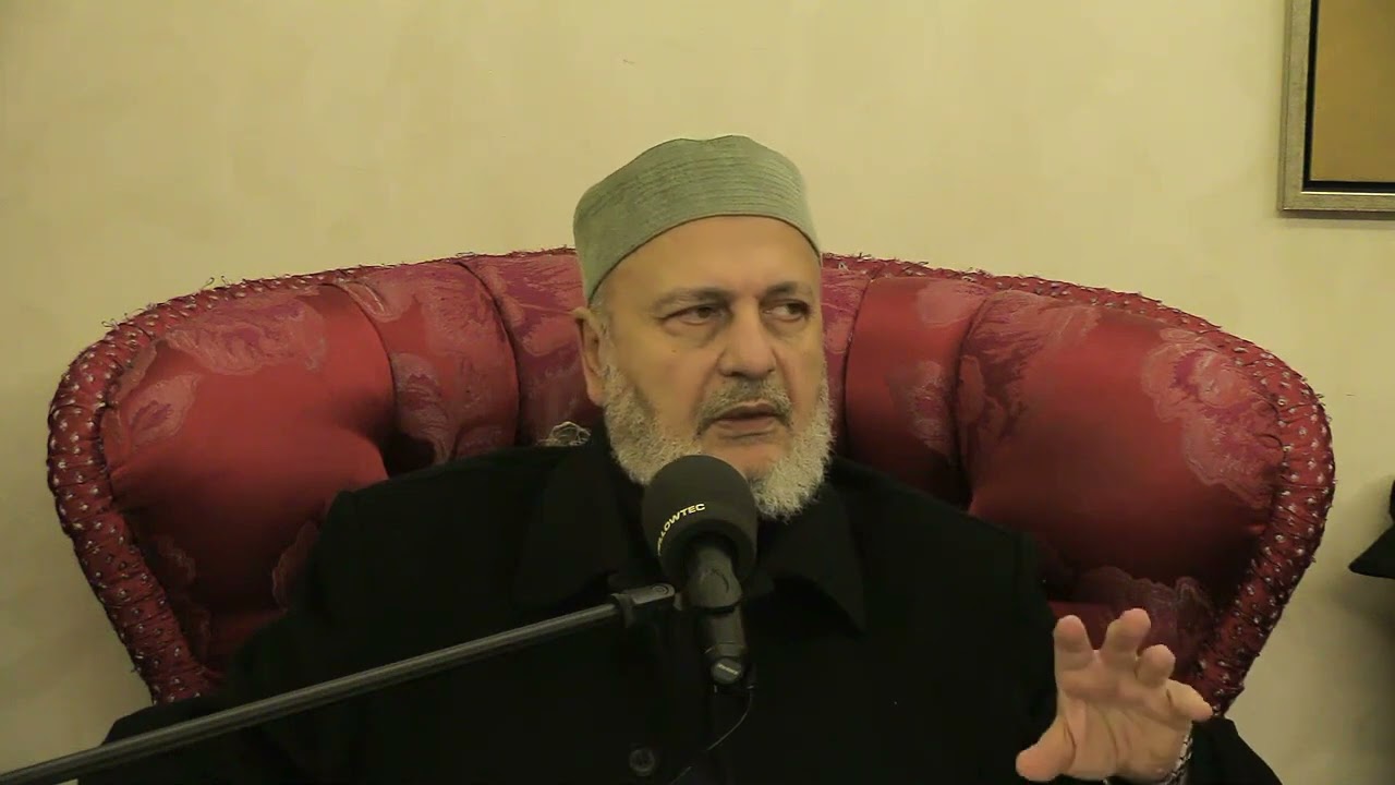 م597/ التفصيل في حكم مَن رمى في القاذورات ورقةً فيها آية قرآنية