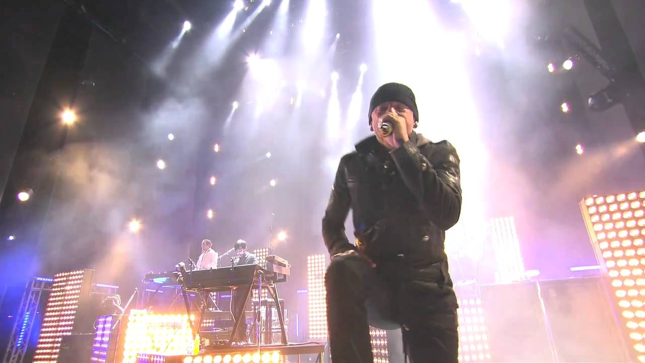 13. Breaking The Habit  - Madrid 07.11.2010 [HD]