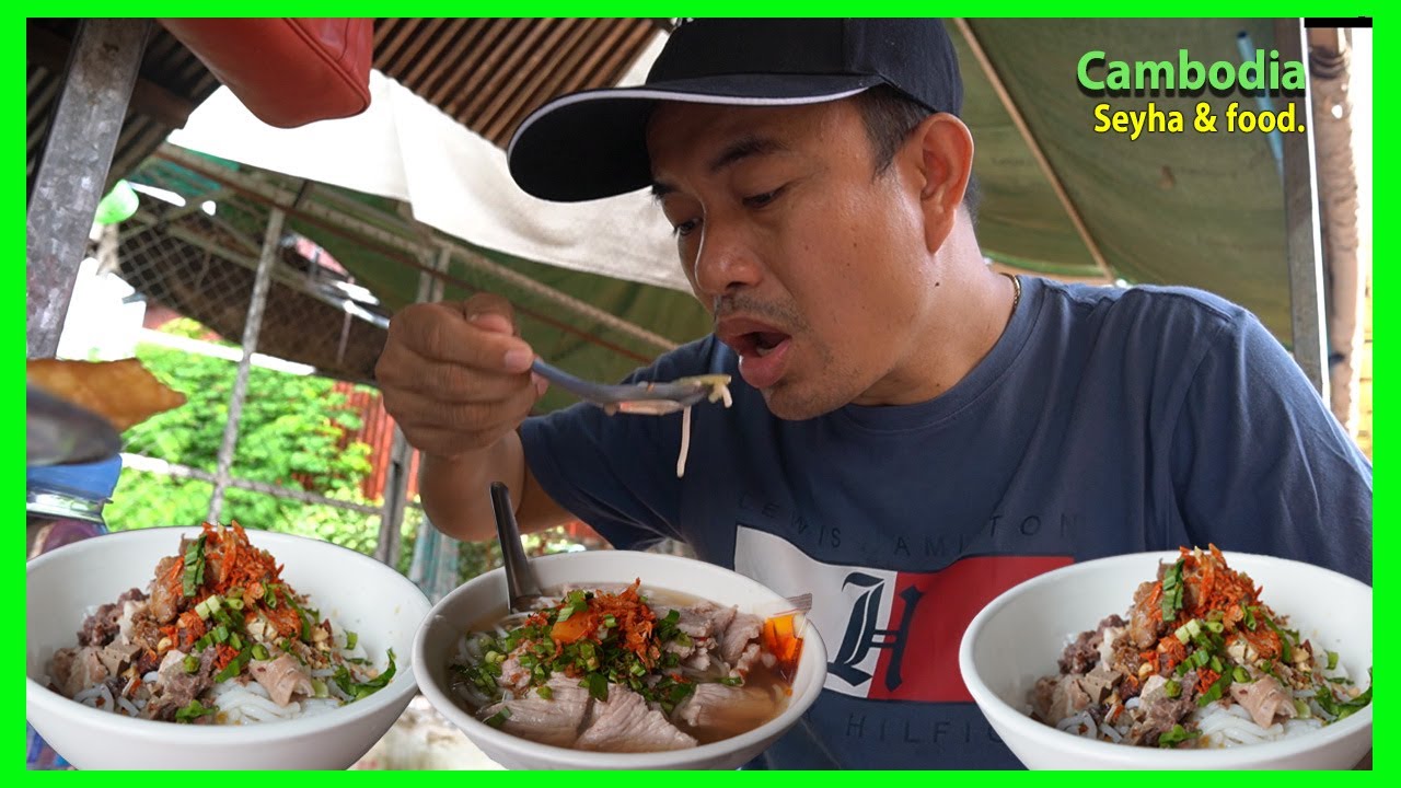 First time for Breakfast In Romeas Market, Tuek Phos District! Hot Noodle Soup! Yummy Soup.