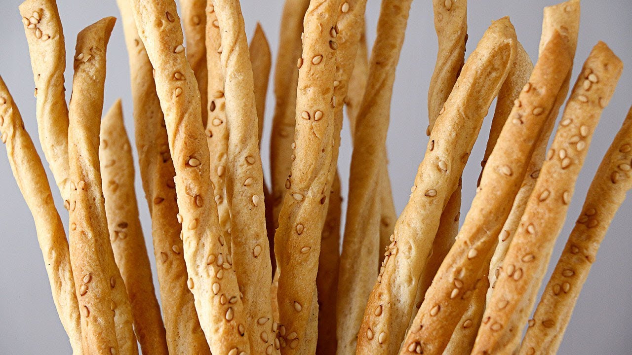 Grissini - palitos de pan CRUJIENTES para aperitivos, entremeses y picoteo para ver películas
