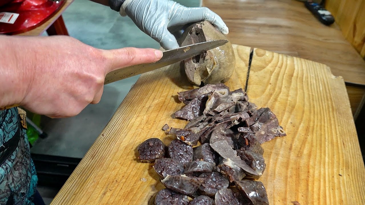44년 전통 수제 순대 내장 매운순대 허파 간 염통 오돌뼈 특수부위 ! 줄서서 먹는 경주 성동시장 유성순대 sundae Korean sausage Korean street food