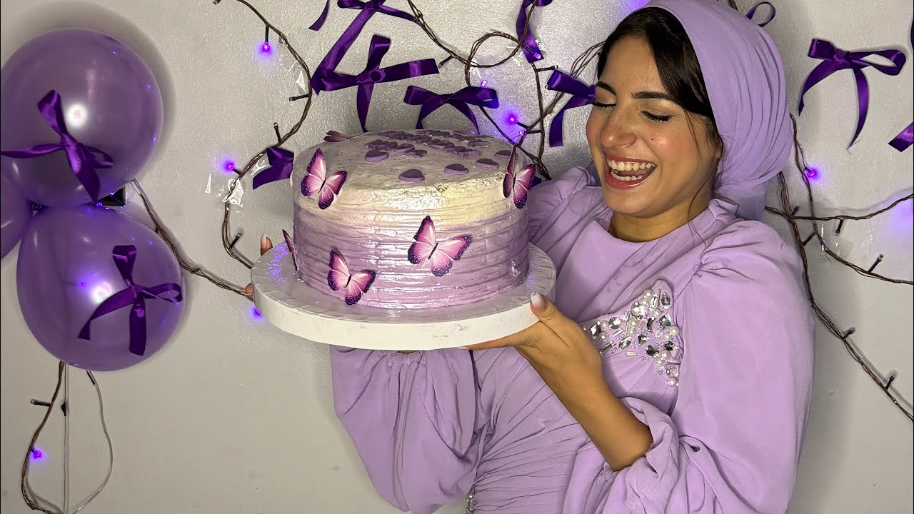 يلا نفتح هدايا عيد ميلادي ونشوف جالي ايه 🙈♥️ 