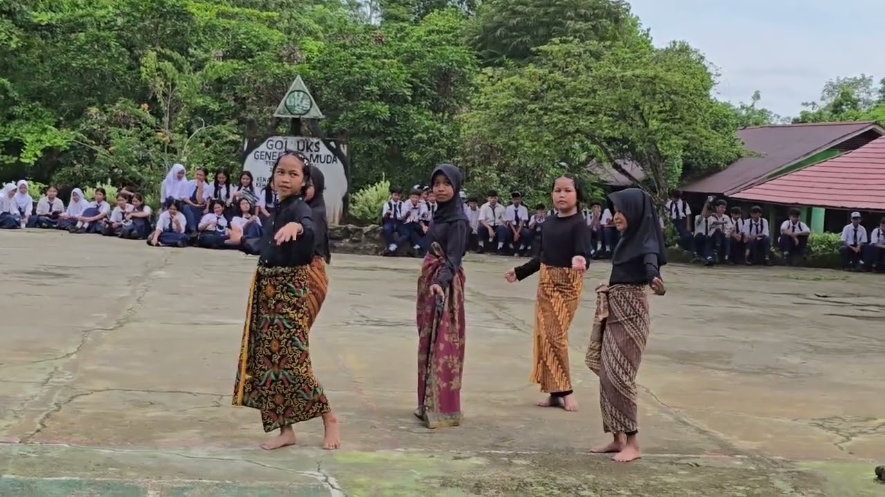 Tarian Wonderland Indonesia. SMPN 1 BELIMBING Kab. Melawi_2025