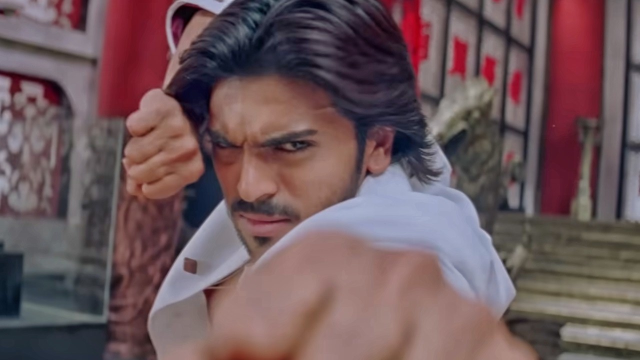 Ram Charan Ka Khatarnak Action Scene Movie Chiruta