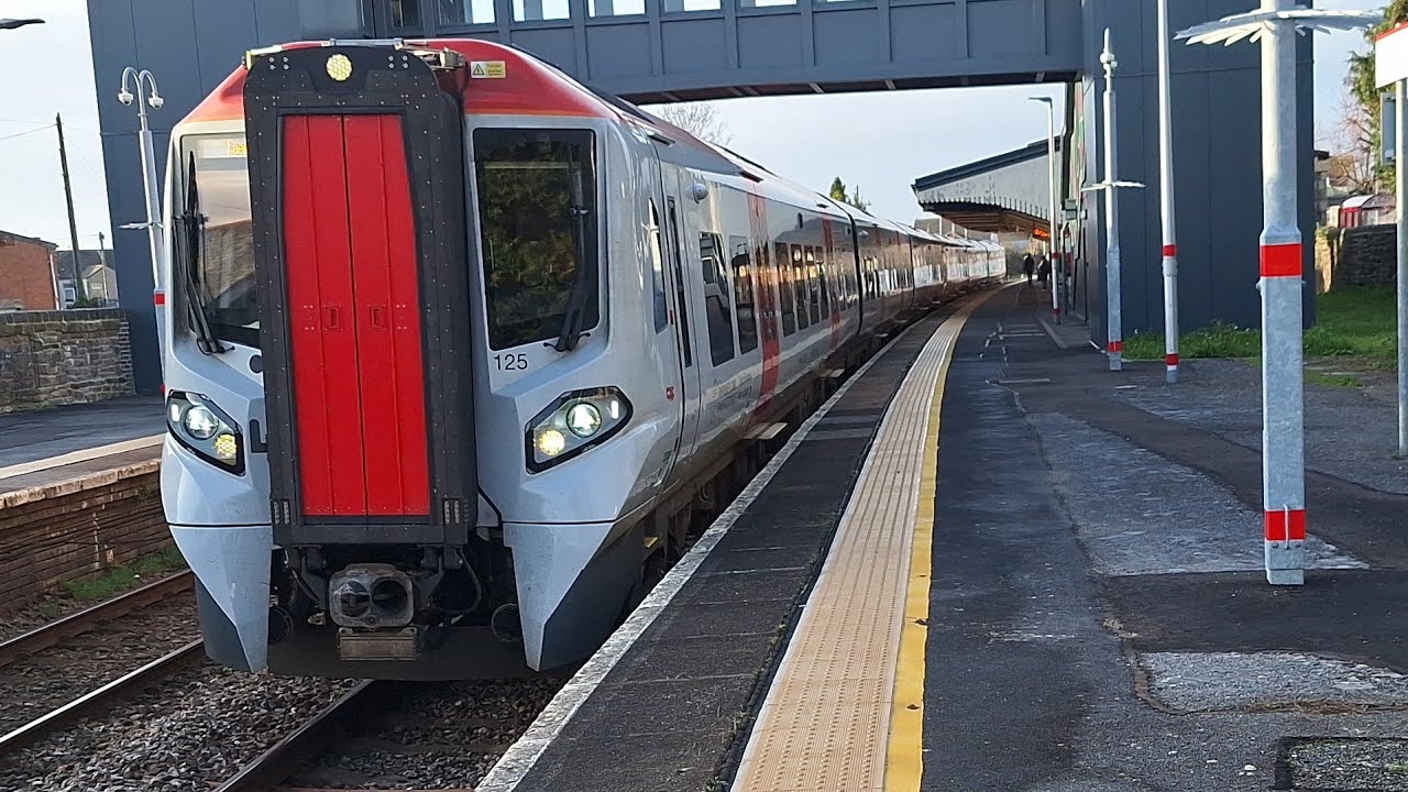 Epic tones @ Llanelli i saw 2 5 car 197 a 6 car, 4 car,150282,150252,AT01, Trainbow,Paddington bear