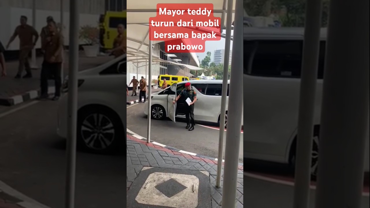 Prabowo Subianto dan mayor Teddy #trending #shorts #prabowo #mayorteddy