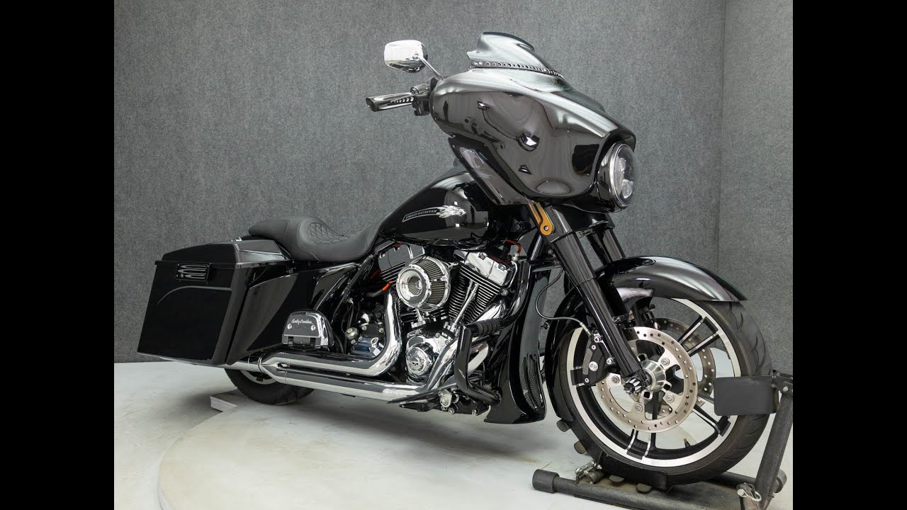 2010 HARLEY DAVIDSON FLHX STREET GLIDE - National Powersports Distributors