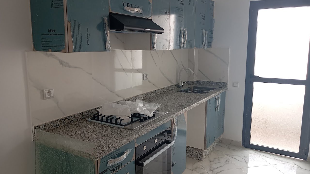 شقة للبيع في حي الألفة زوبير 100  متر 0699828171