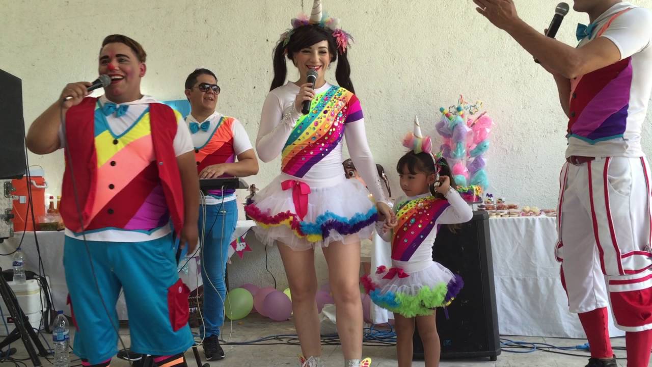 Estrellita unicornio en la fiesta de Yalin