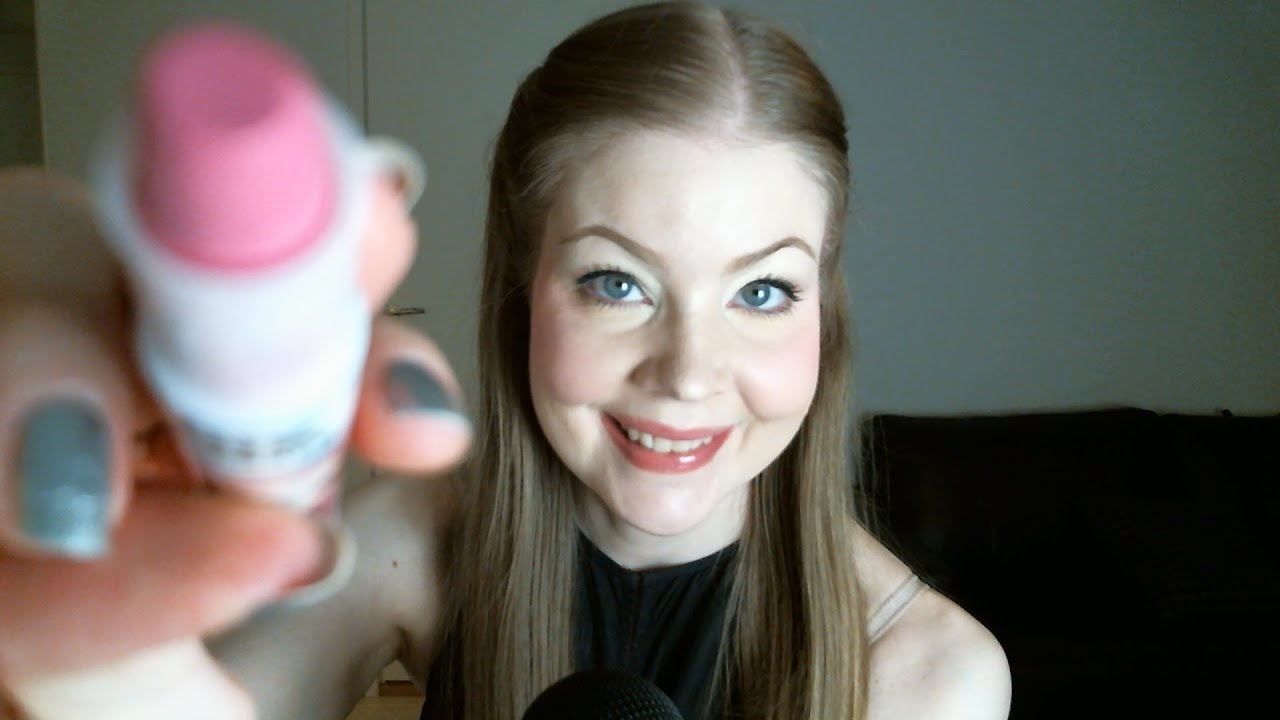 ASMR Suomi 💆😴 Värjään hiuksesi ja hoivaan flunssaasi 🪮 Pehmeästi kuiskattu
