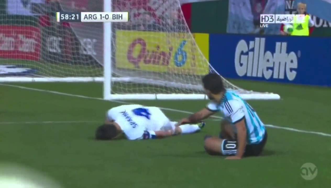 Sergio Ag&uuml;ero Asshol Foul On Emir Spahić Argentina vs Bosnia & Herzegovina 18.11.2013