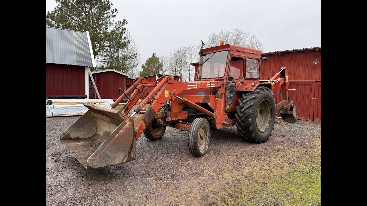 Köp - Traktorgrävare GMW KL 915 + Tillbehör
