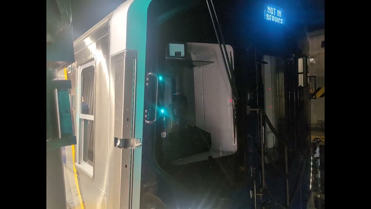 Clips from the r211a debut run on the (B)ravo #11: r211 heading back to CI yard (final clip)