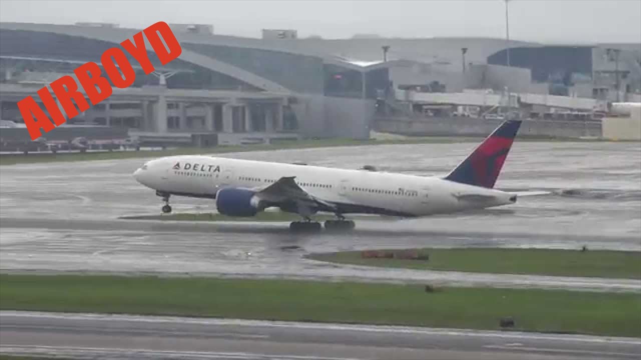 Delta 777 Takeoff Atlanta