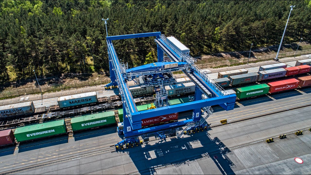 Ogromne suwnice rozpoczęły pracę w DCT Gdańsk