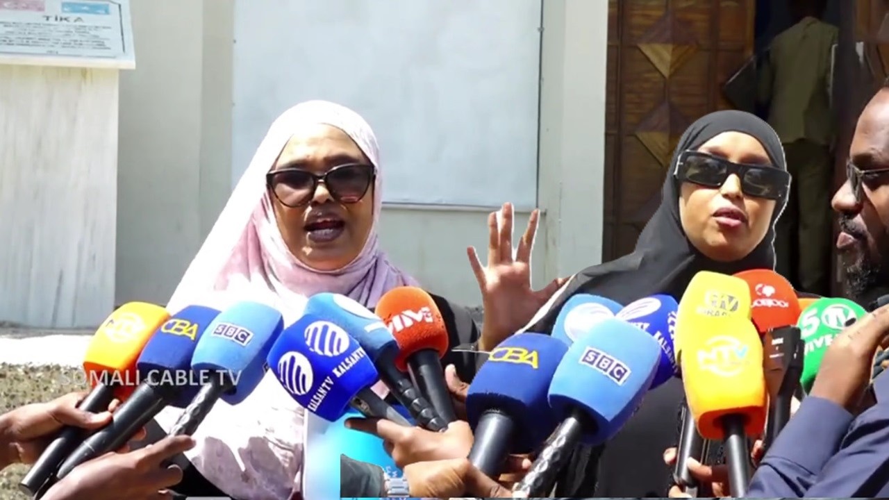 TOOS: Wacdarihii Maanta Ka Dhacay Baarlamaanka Xildhibaan Gobsan & Caasho Koos Maxaa Kala Qabsaday