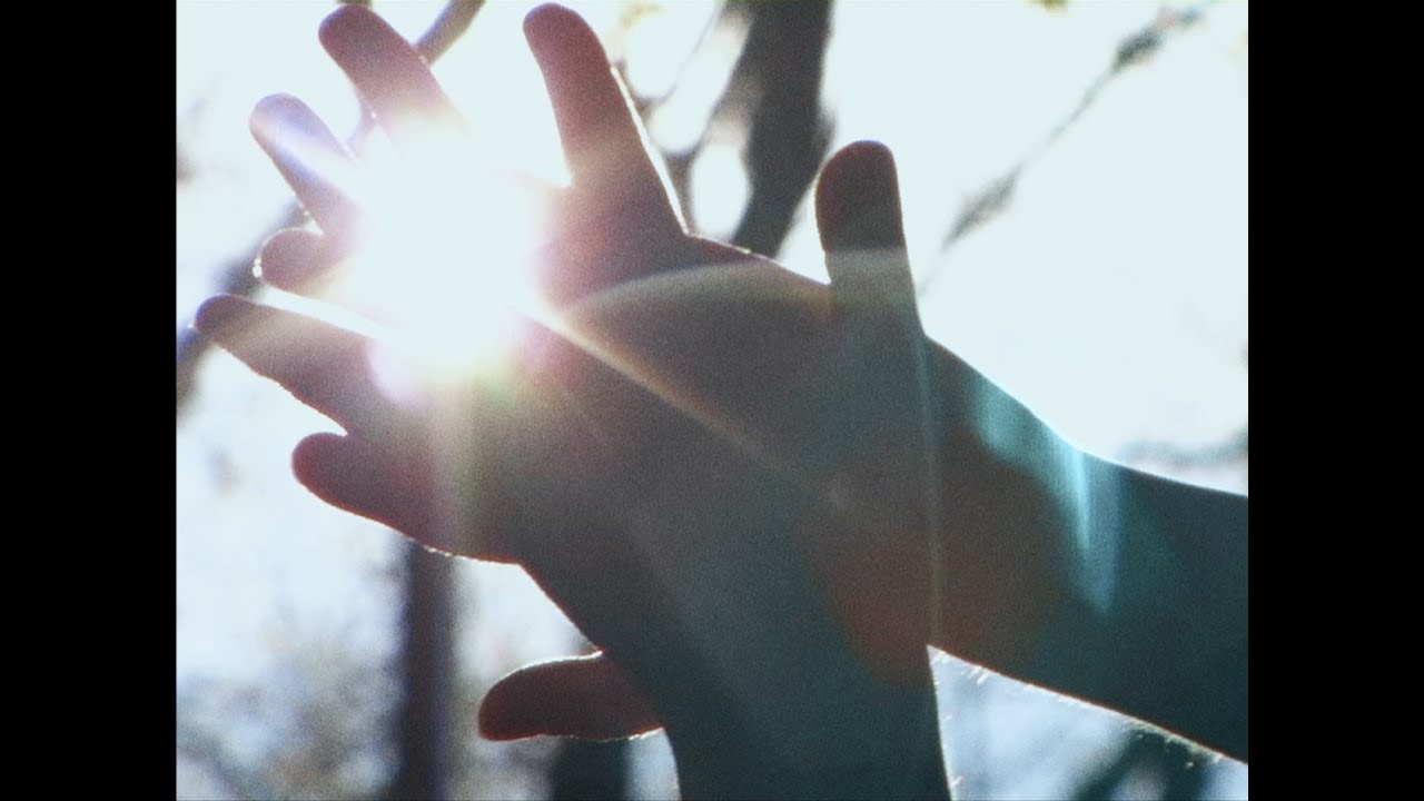 Gia Margaret - Barely There (Official Video)