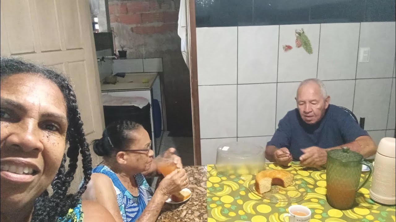 hoje nessa tarde de sábado café maravilhoso com meus pais 🫶🥰🙌🙏