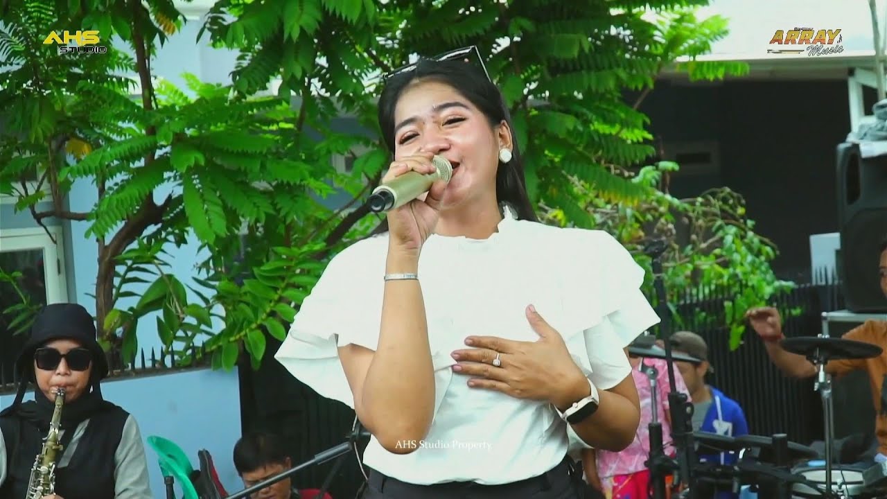 Cinta Segitiga - Ika Feriska ( Array Music Live Cover )