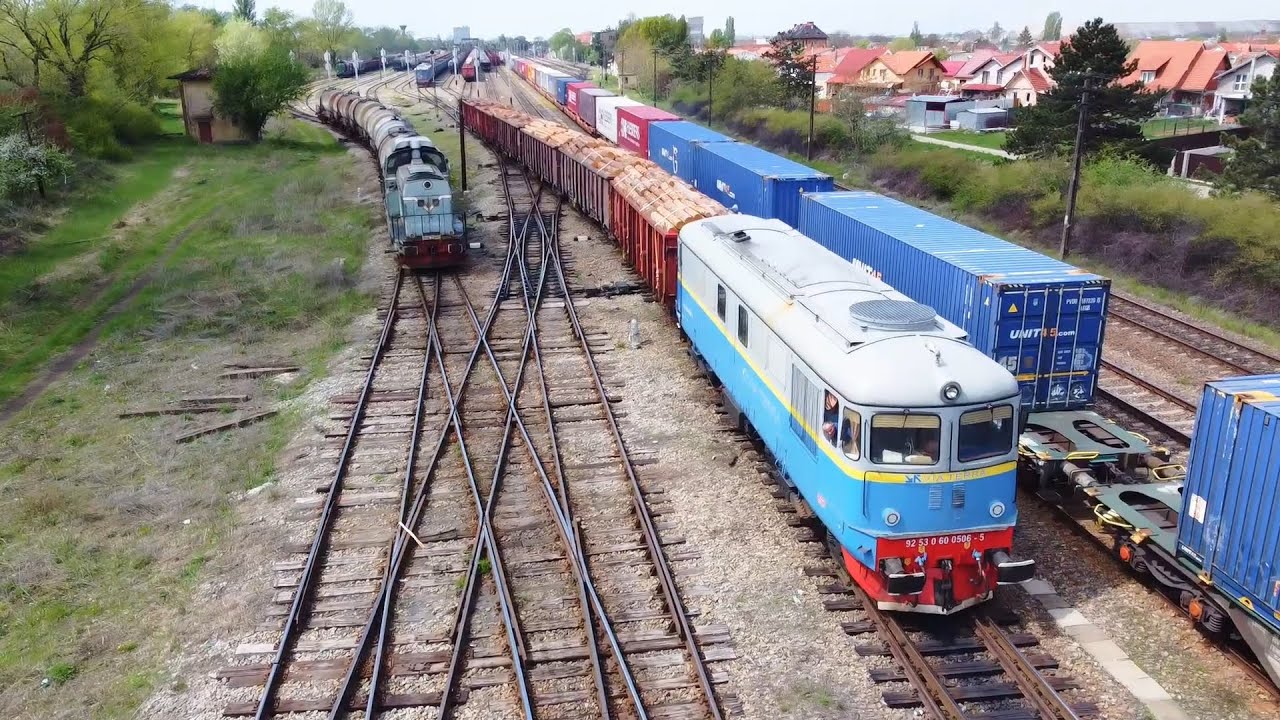 Două Locomotive la Manevră în Gara Episcopia Bihor - 27 April 2022
