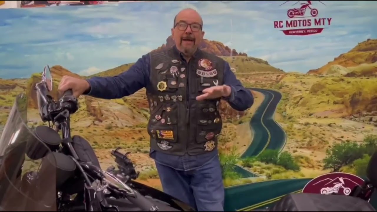 B005-Harley-Street Bob Dyna-2016