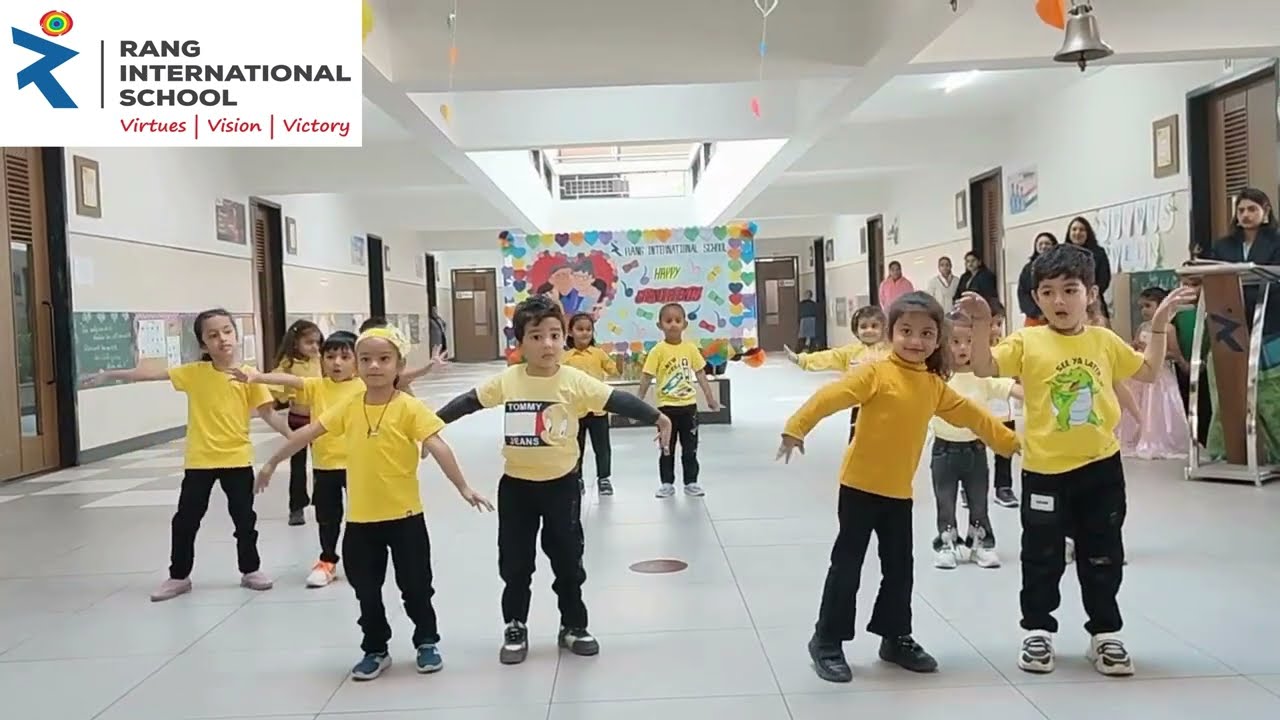 Rang International School CBSE Pre Primary Students Perform 'Tu Jo Mila' Dance