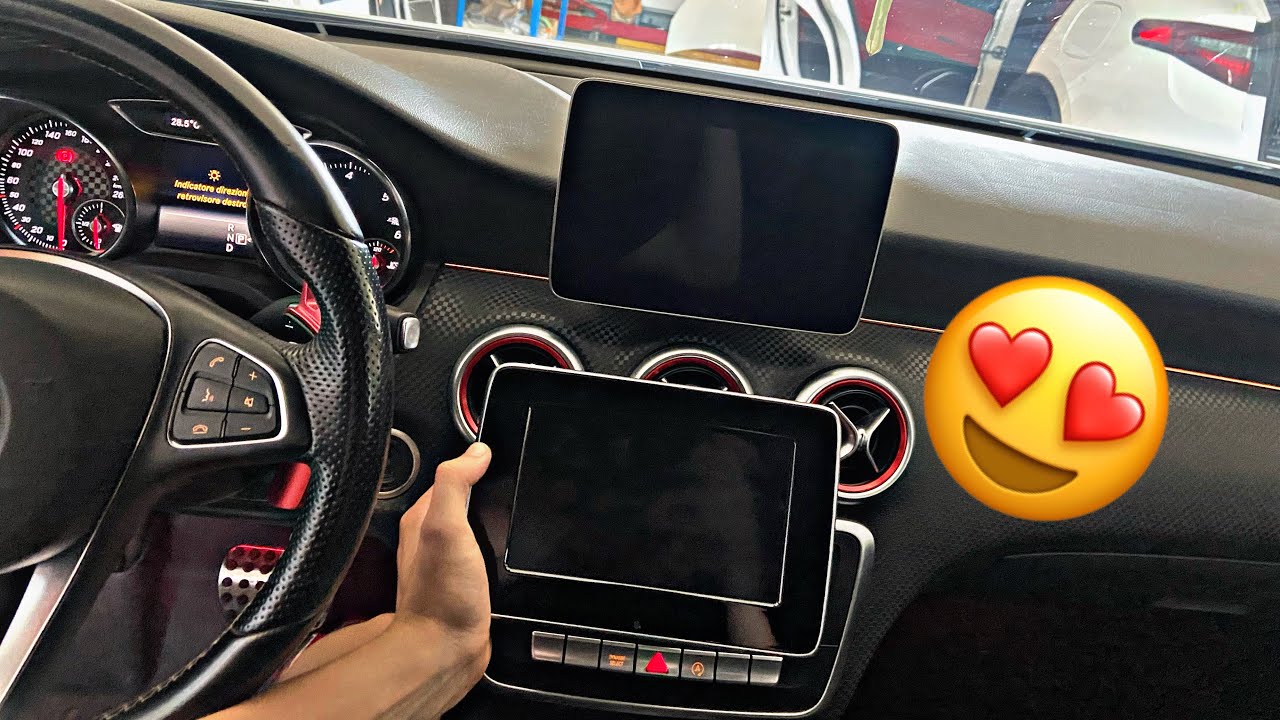 SOSTITUZIONE MONITOR MERCEDES