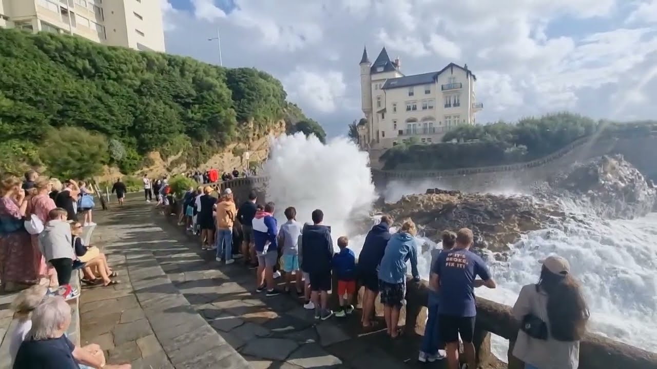 Incroyable : une tempête au mois d'août à Biarritz (2023)