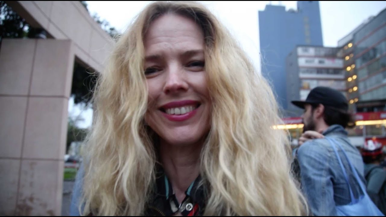Christina Rosenvinge paseó en bicicleta por Lima y recomendó su uso