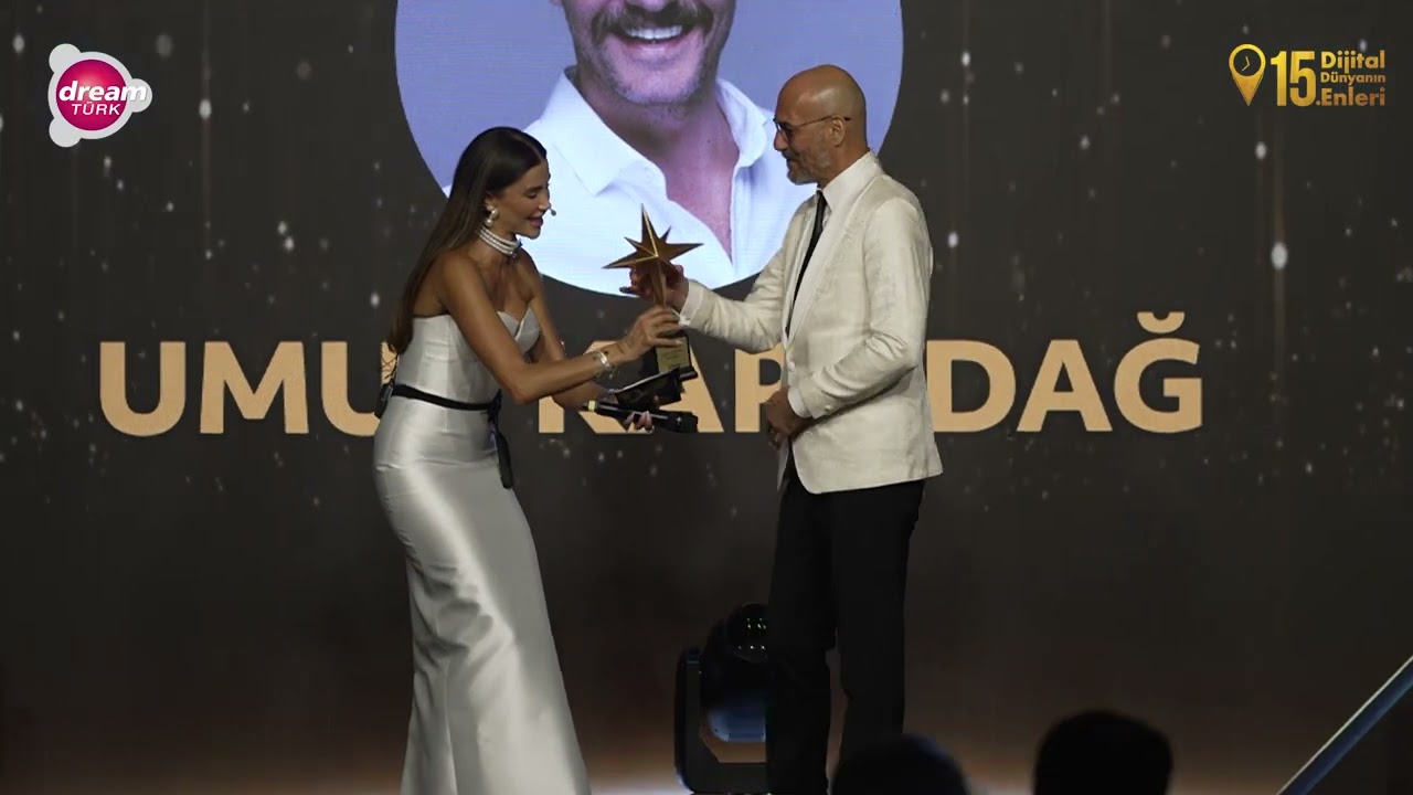 SANATTA MESLEK BAŞARI &Ouml;D&Uuml;L&Uuml;: UMUT KARADAĞ & EŞREF R&Uuml;YA  - 14. Dijital D&uuml;nyanın Enleri &Ouml;d&uuml;l T&ouml;reni