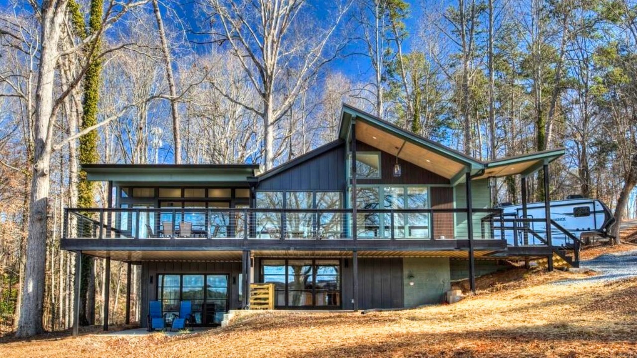 These Vacation Homes Redefine Luxury and Modern Design | Which One Would You Choose