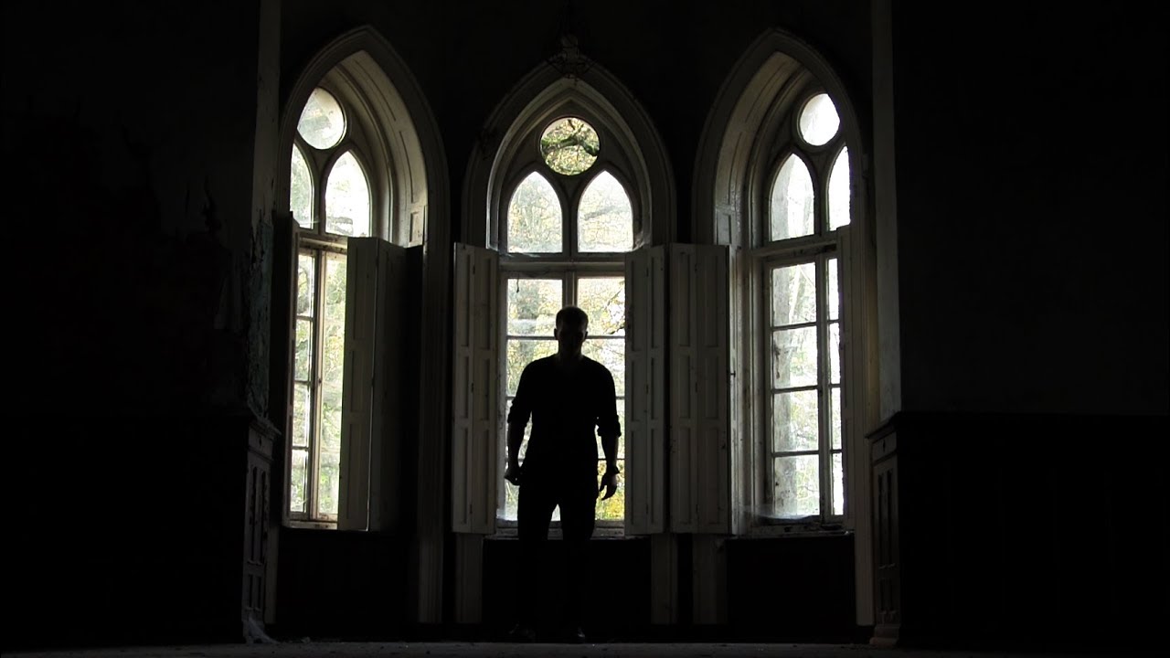 Opuszczony pałac na odludziu - PIĘKNO W CIEMNOŚCI - Urbex