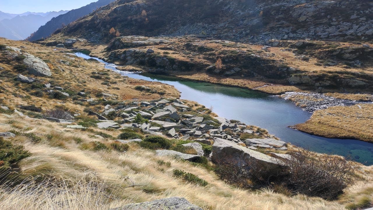 Laghi di Spluga 2160m da Cevo val Masino in Lombardia
