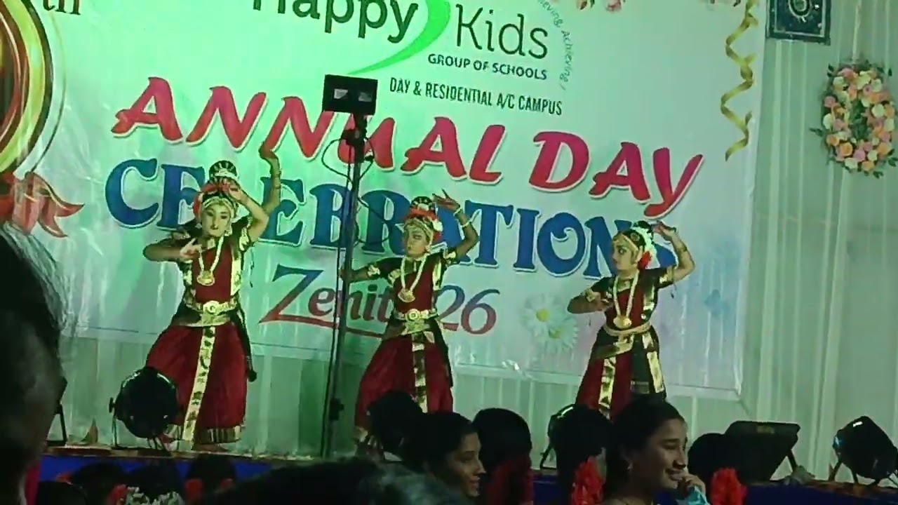 Annual day function vibes 💫💫💫